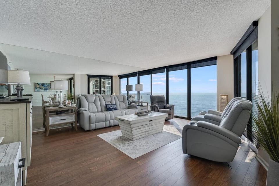 TV and multimedia, Living room, Seating area, Sea view