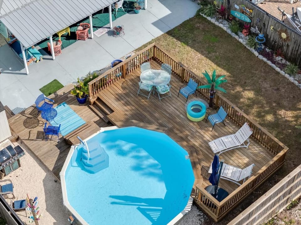 Patio, Spring, Day, Garden, Garden view, Pool view, Swimming pool, sunbed