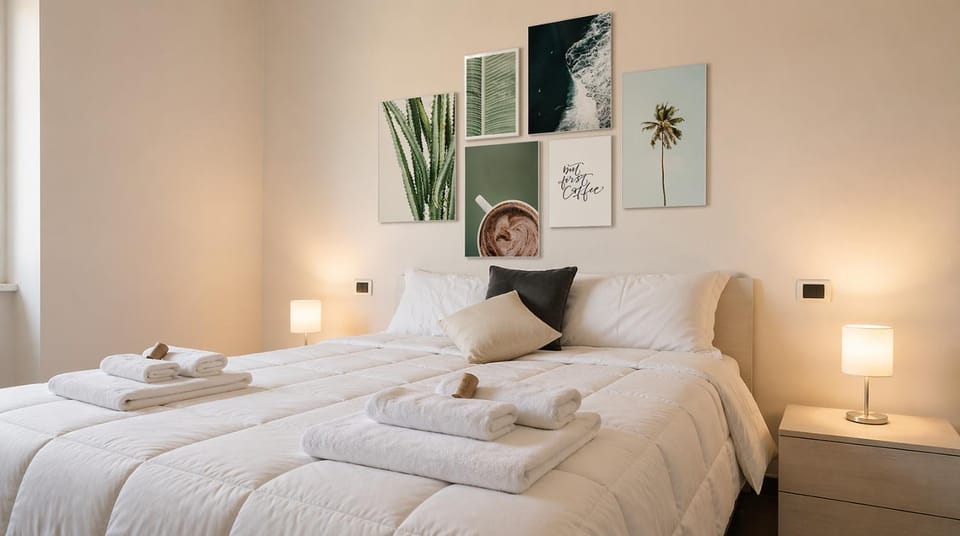 Bedroom, towels, air conditioner