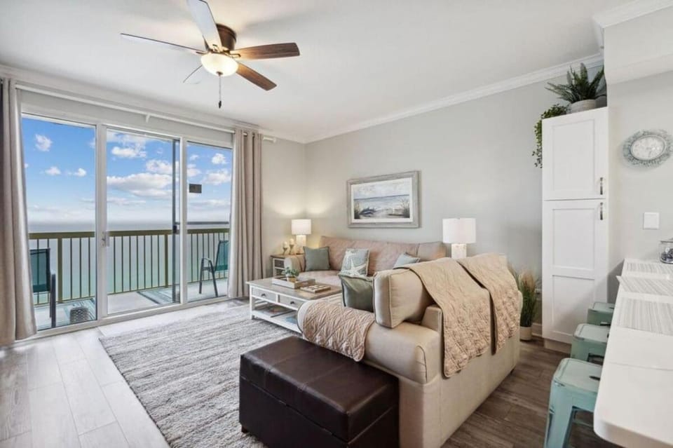 View (from property/room), Balcony/Terrace, Living room, Photo of the whole room, Seating area
