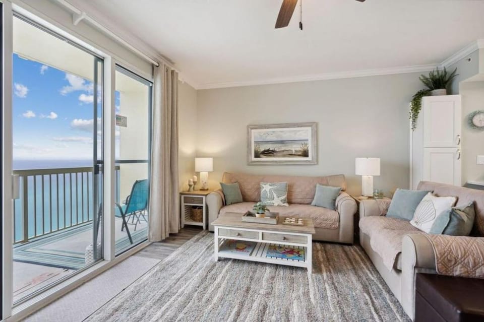 View (from property/room), Balcony/Terrace, Living room, Seating area, Sea view