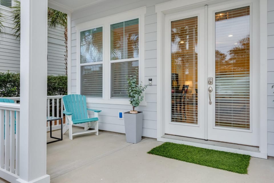 Property building, Patio, Spring, Day, Garden, View (from property/room), Seating area, Garden view