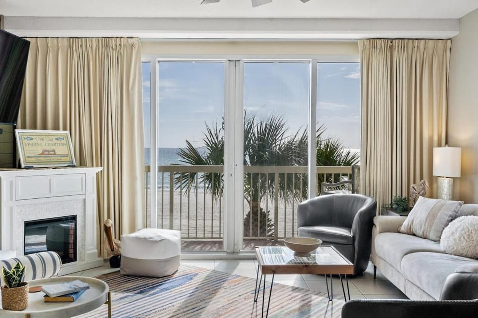 Natural landscape, TV and multimedia, View (from property/room), Balcony/Terrace, Living room, Seating area, Sea view