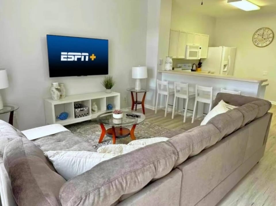 Your Cozy 3 BD Home w Private Hot Tub & BBQ Gril House in Four Corners