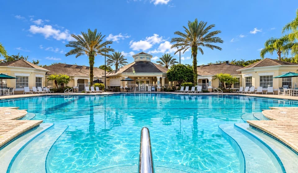 Your Cozy 3 BD Home w Private Hot Tub House in Osceola County