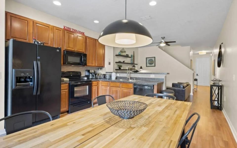 Cozy Home with 3BD & BBQ Grill House in Windsor Hills