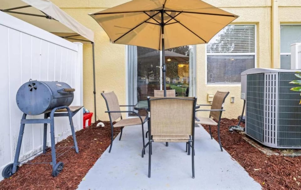 Cozy Home with 3BD & BBQ Grill House in Windsor Hills
