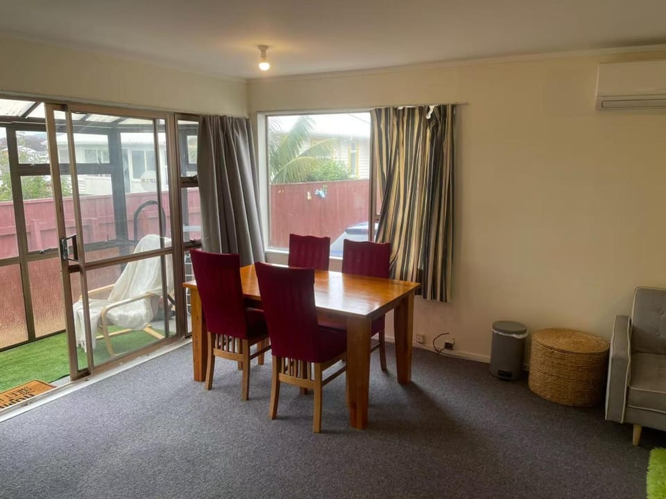 Balcony/Terrace, Seating area, Dining area, air conditioner