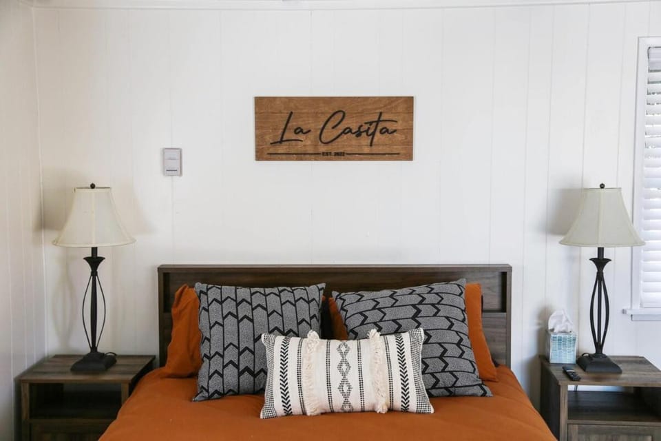 Living room, Photo of the whole room, Bedroom