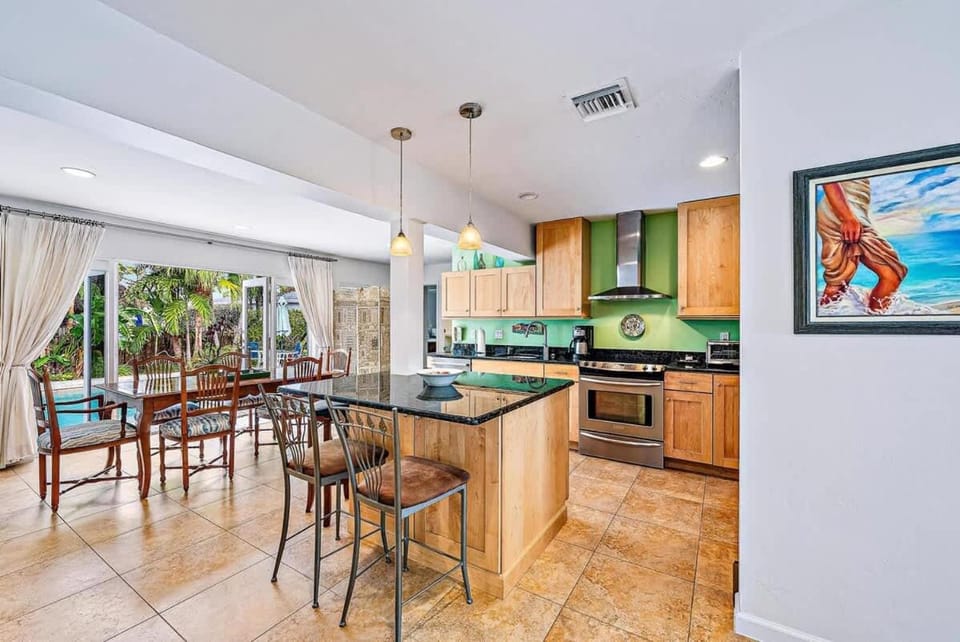 Casa Balsinde - Delight in a Private Pool in the Southern End of West Palm House in West Palm Beach