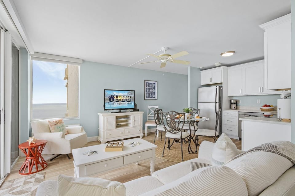 Ocean View, Steps to the Beach - Welcome to Seventh Heaven- roelens House in Estero Island