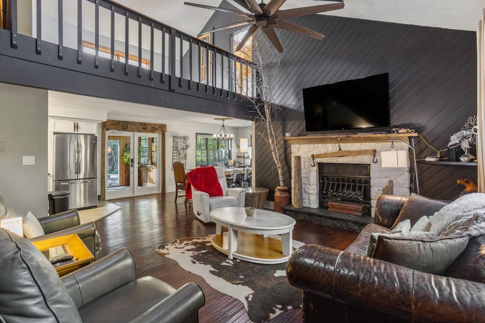 Serene Whitetail Retreat Entertainment Galore House in Tunkhannock Township