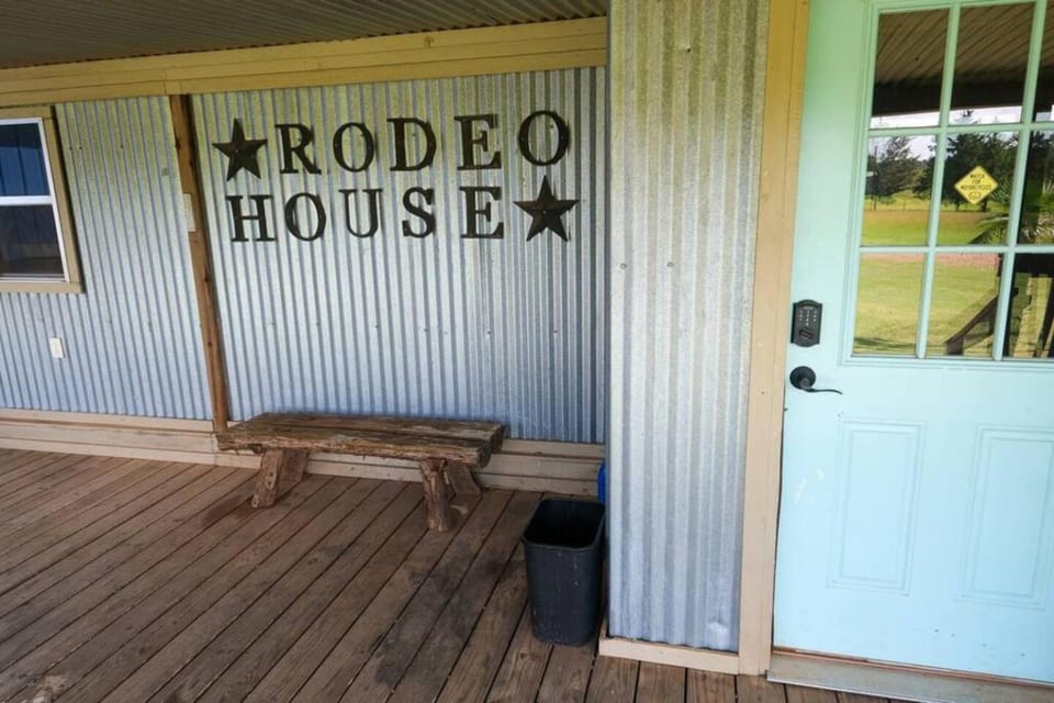 The Rodeo House Yellow Rose Canyon House in Texas