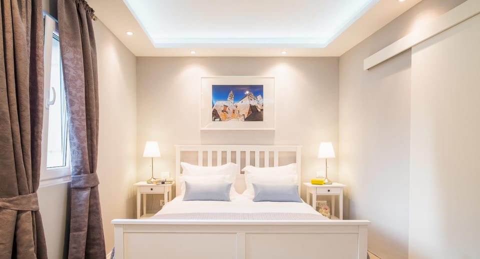 Day, Bedroom