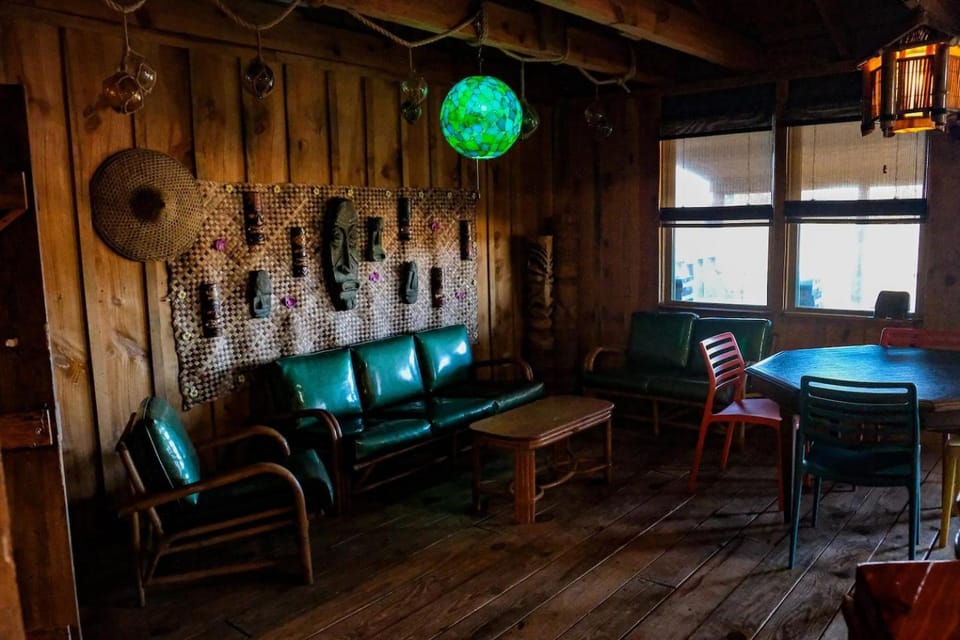 Tiki Cabin Yellow Rose Canyon Cabin in Texas