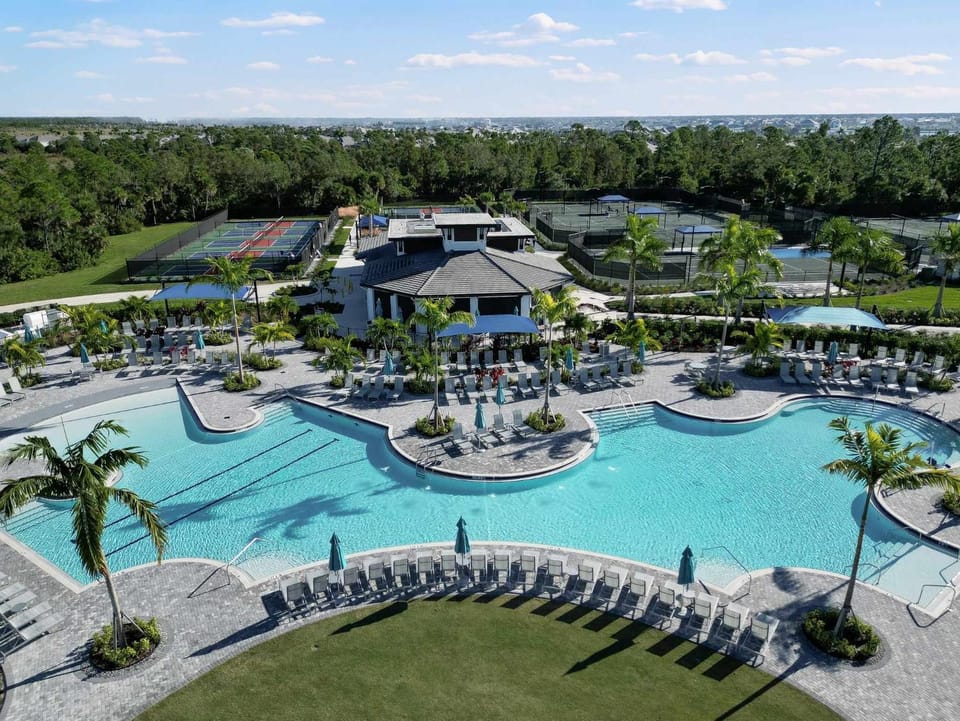 Venice Golf Retreat- Balcony- Course View Apartment in North Port