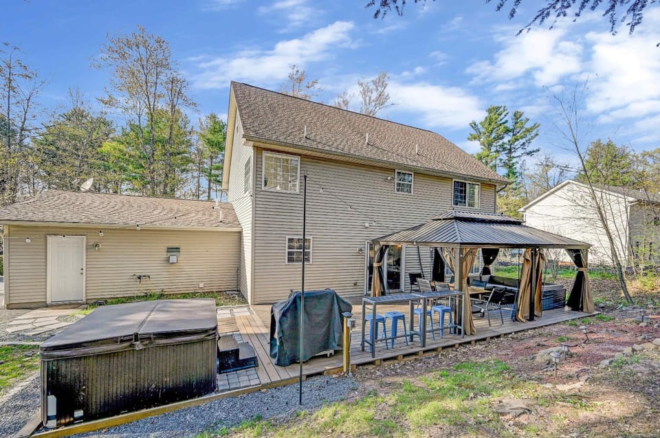 Spacious Retreat - Outdoor Oasis Games and more House in Kidder Township