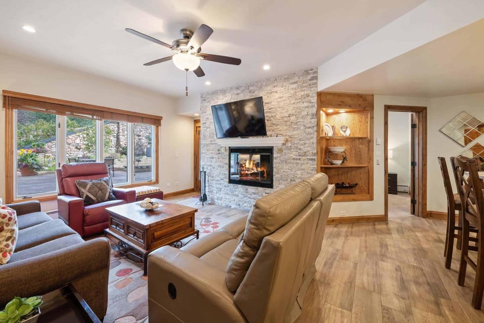 The Charter at Beaver Creek F250 Apartment in Beaver Creek