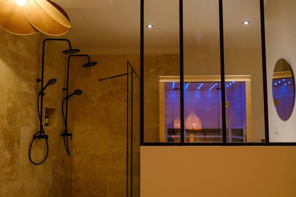AMA, suite avec baignoire balnéo et sauna privé Apartment in Avignon