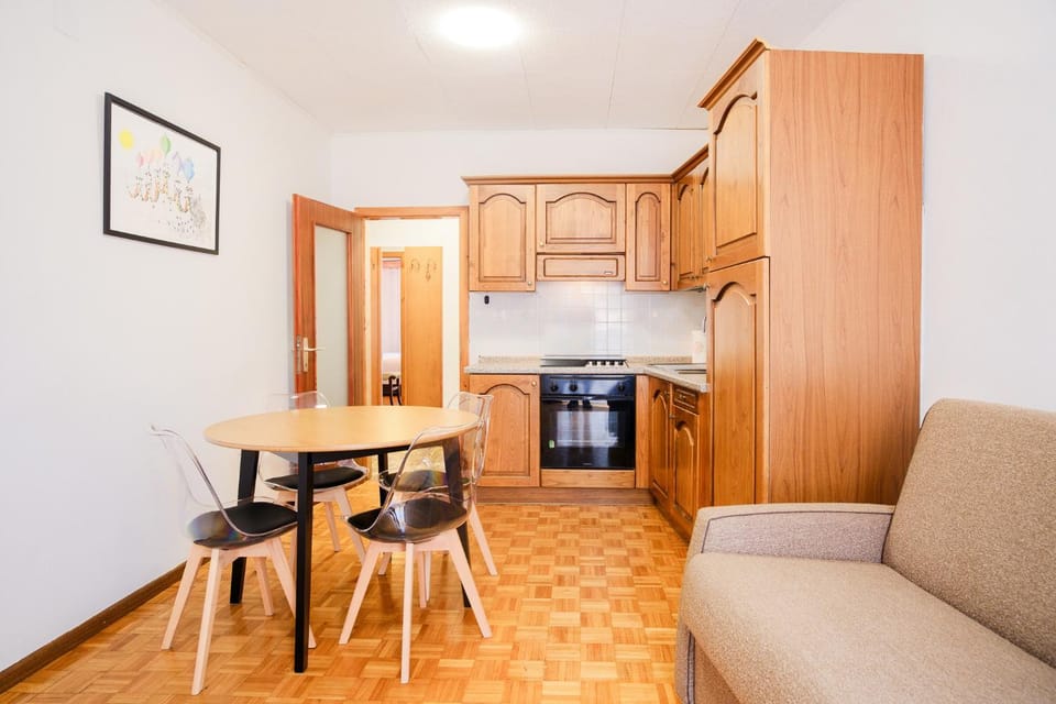 Dining area, kitchen