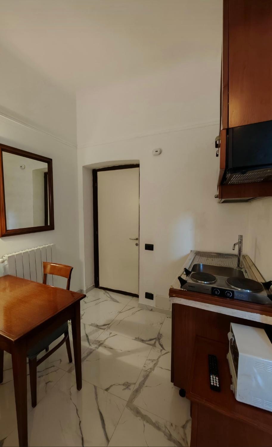 Front Vatican museum Apartment in Rome