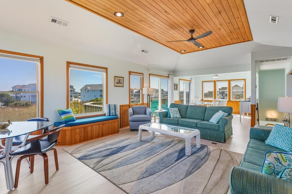 1363 - Dolphin Days House in Corolla