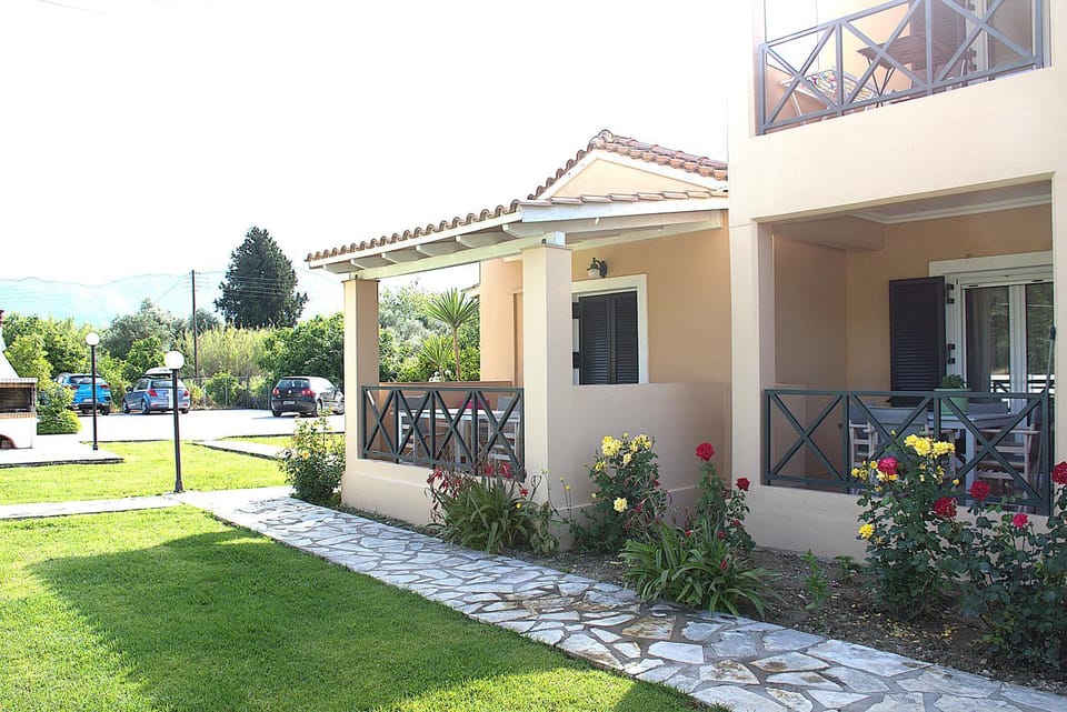 Heliotropia Houses Apartment in Vasiliki