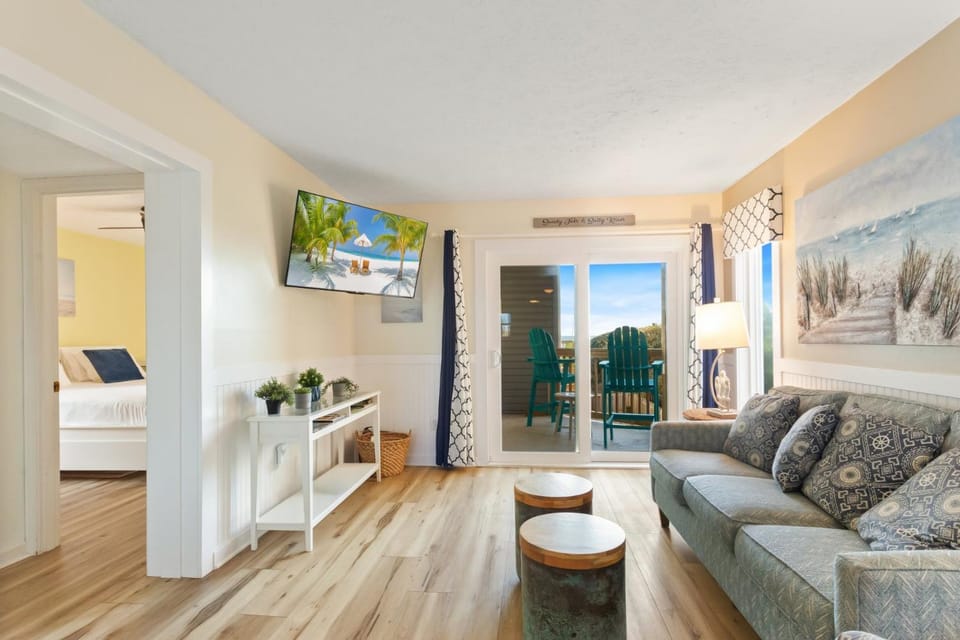 SO5A - Oceanside Bungalow House in Kill Devil Hills