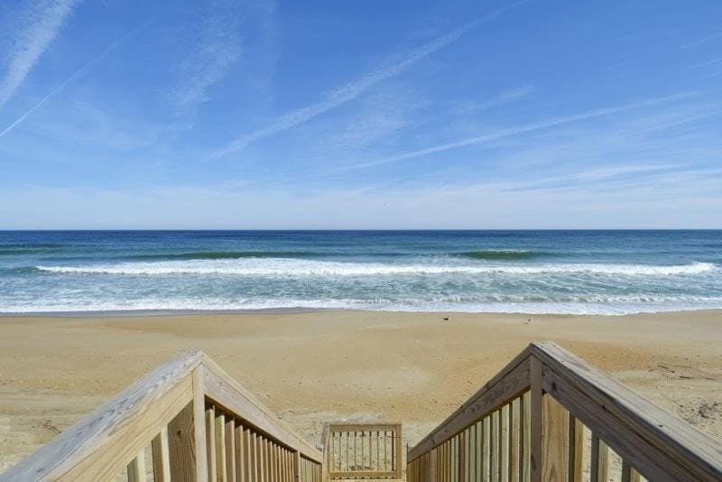SO5A - Oceanside Bungalow House in Kill Devil Hills