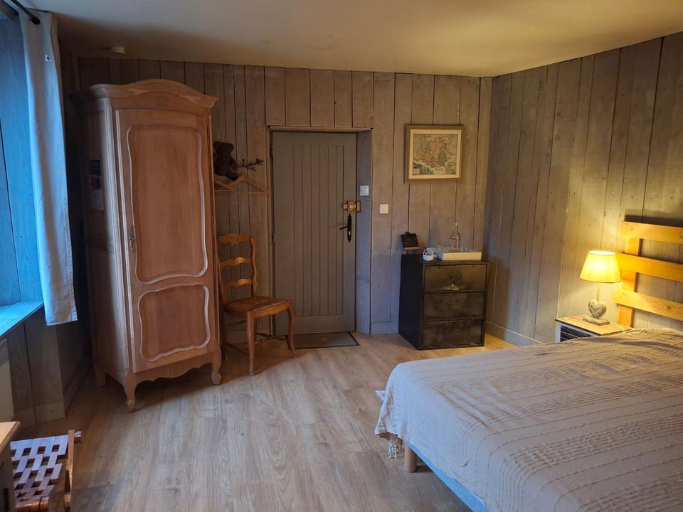 Bed, Decorative detail, Bedroom