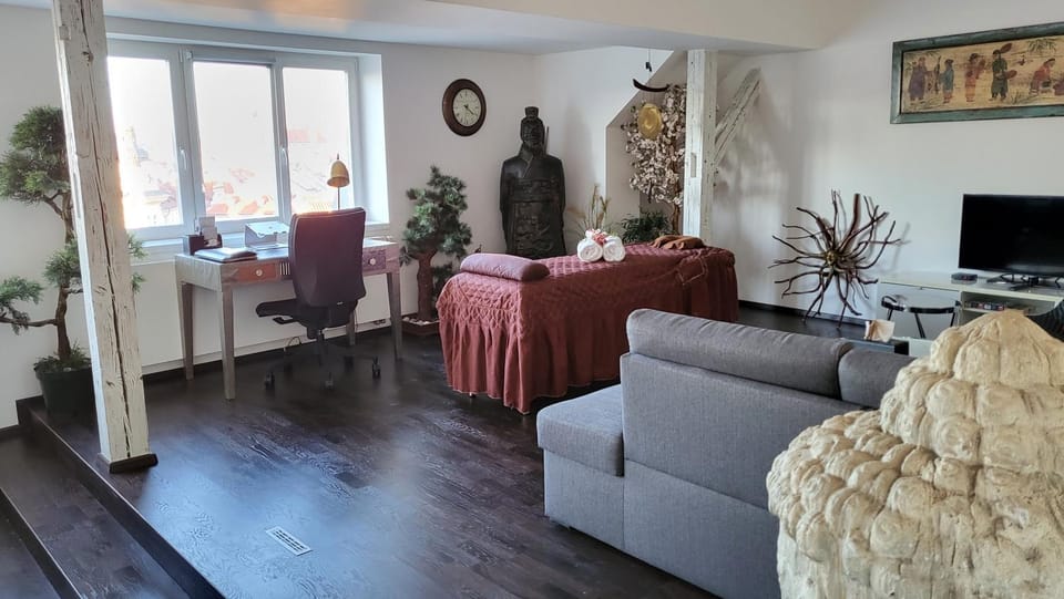 Living room, Seating area