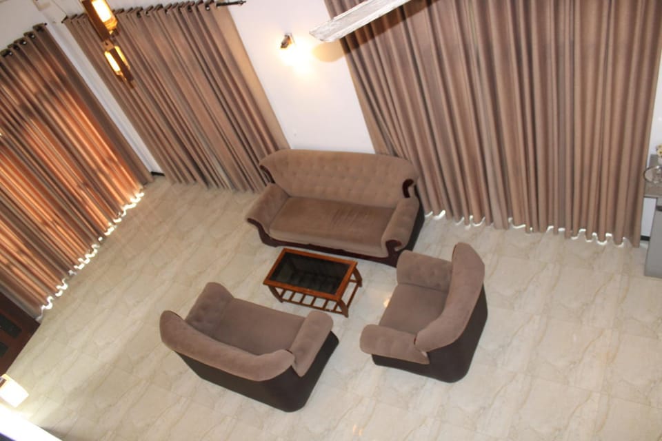 Holiday Home Asgiri Walpola Gampaha House in Western Province