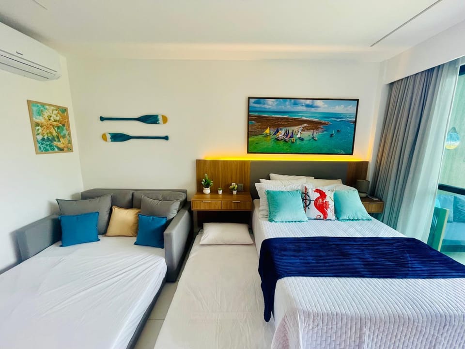Bed, Photo of the whole room, Bedroom, air conditioner