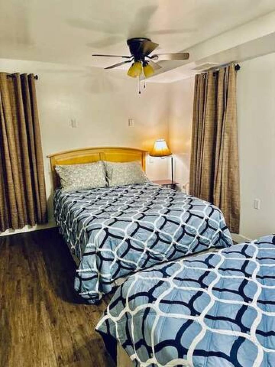 Views inside Yosemite-Timber Lodge-Sleeps 6 House in Yosemite Park Way