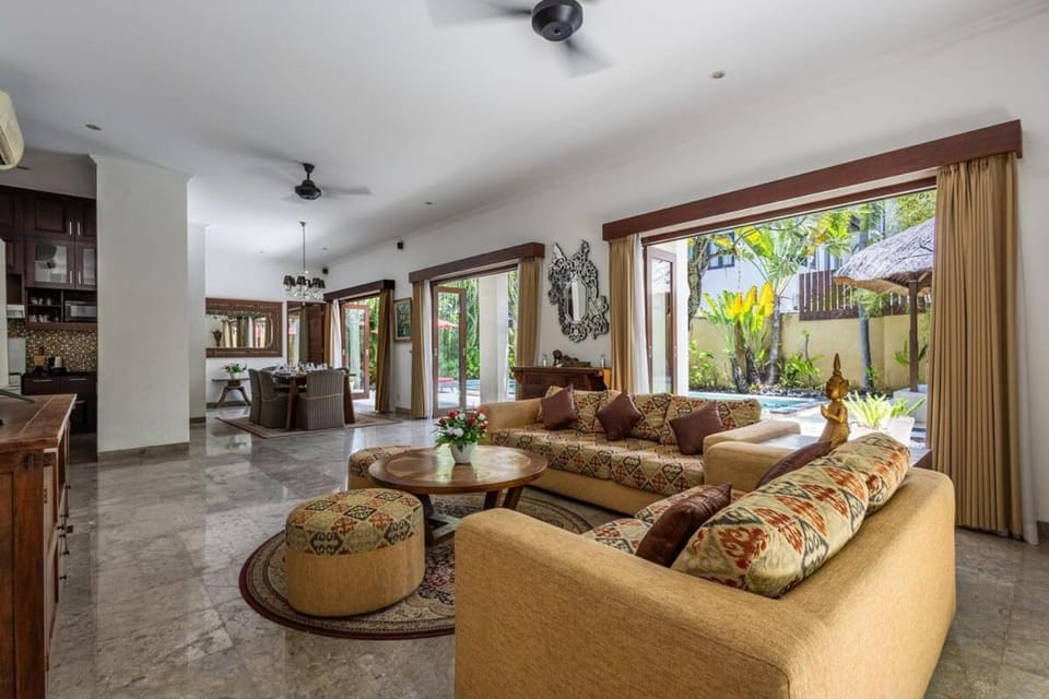 Villa Kalimaya IV Luxury 3-Bedroom Villa With Private Pool 150-Metres To Seminyak Beach Villa in Kuta