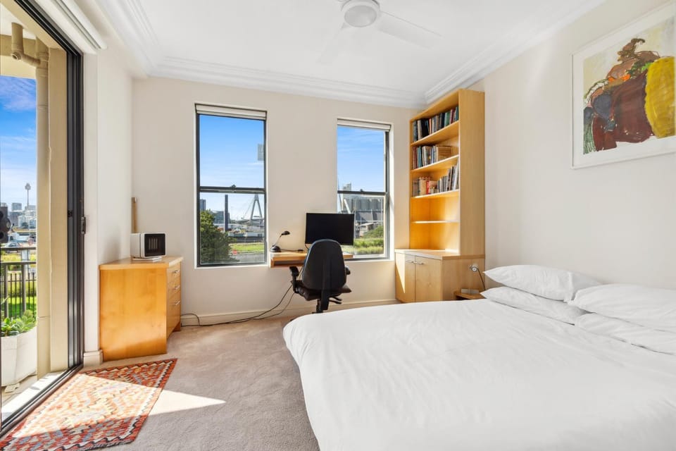 Elegant Stay in Balmain with Pool Access Apartment in Rozelle