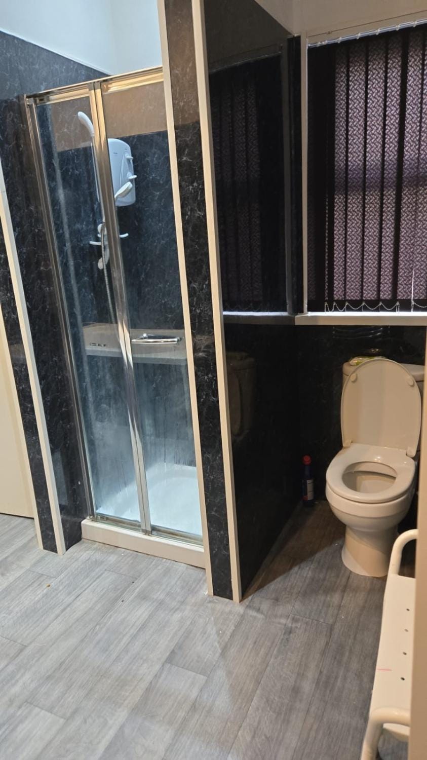 Shower, Toilet, Bathroom