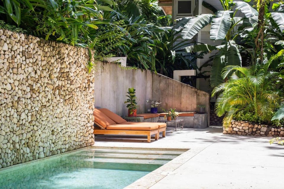 MAR A MAR Nest Bungalow - Pool WalkTo Beach Apartment hotel in Santa Teresa Beach