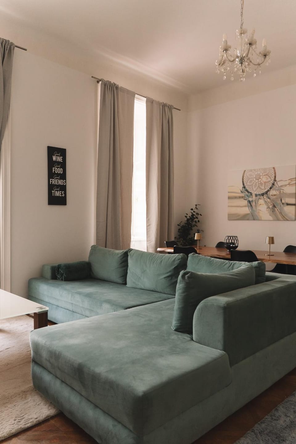 Living room, Photo of the whole room, Seating area