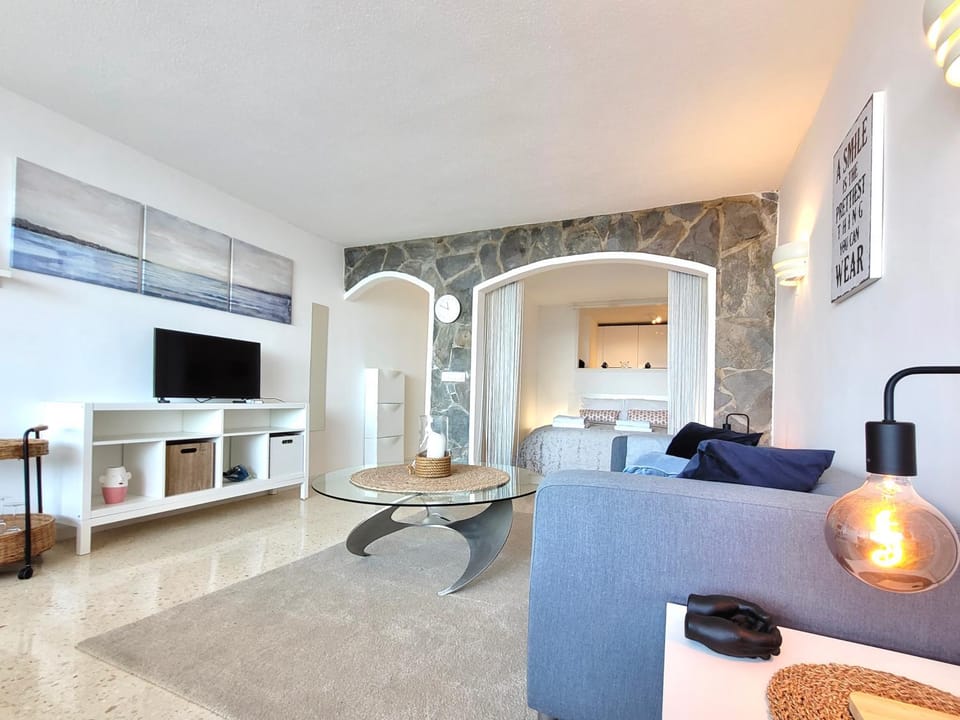 Communal lounge/ TV room, TV and multimedia, Living room
