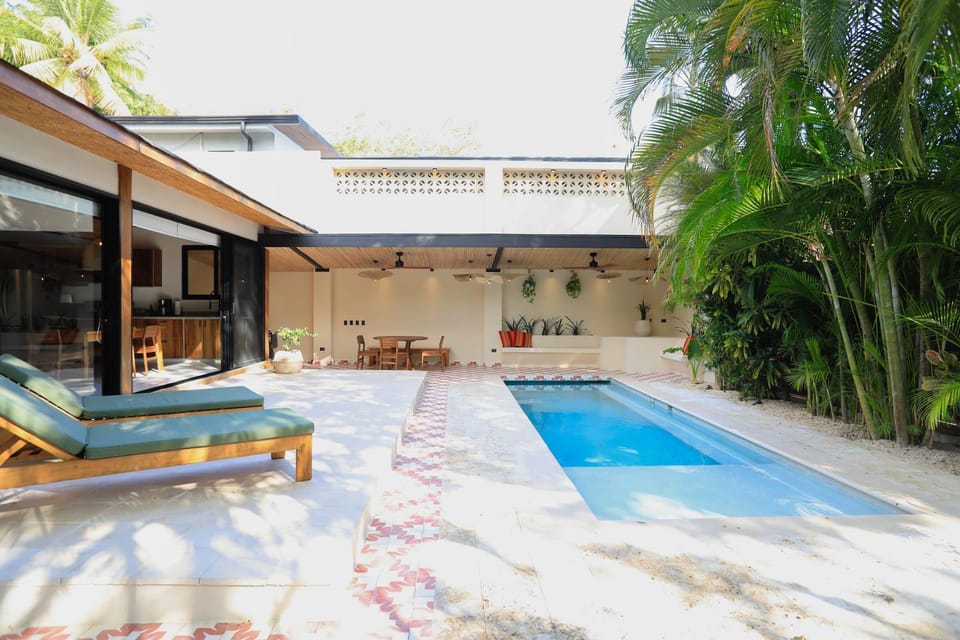 Sea Song House - Walking distance to the beach House in Santa Teresa Beach
