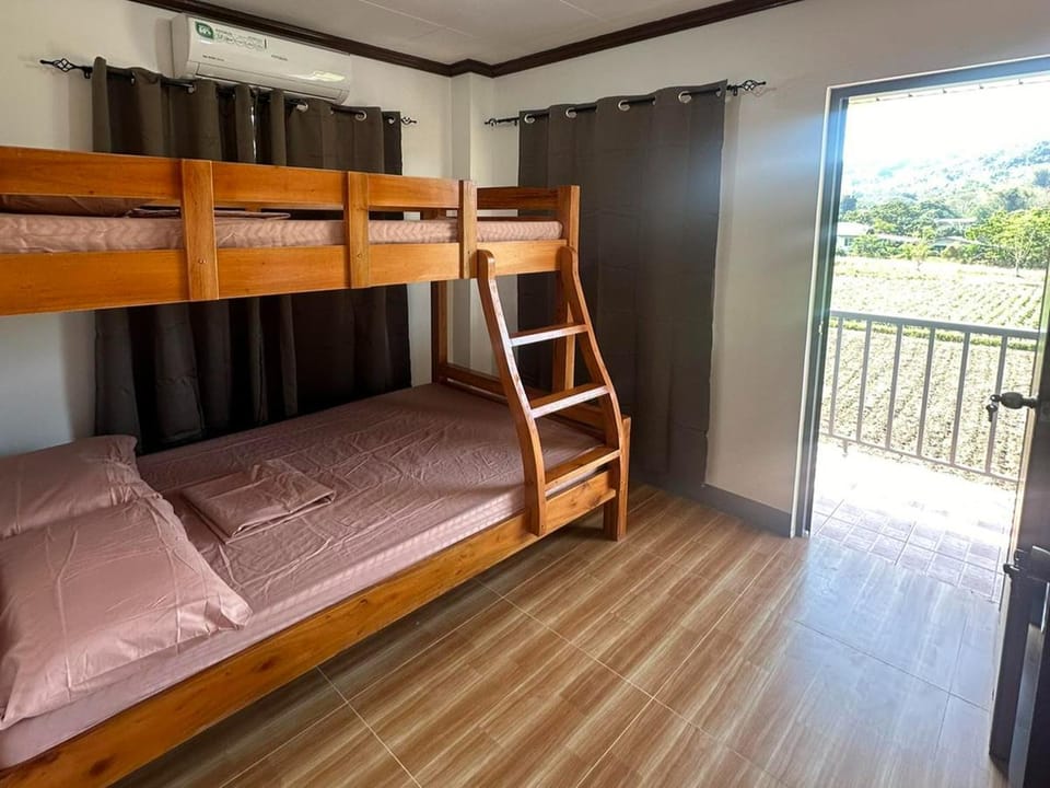 Bed, Bedroom, bunk bed