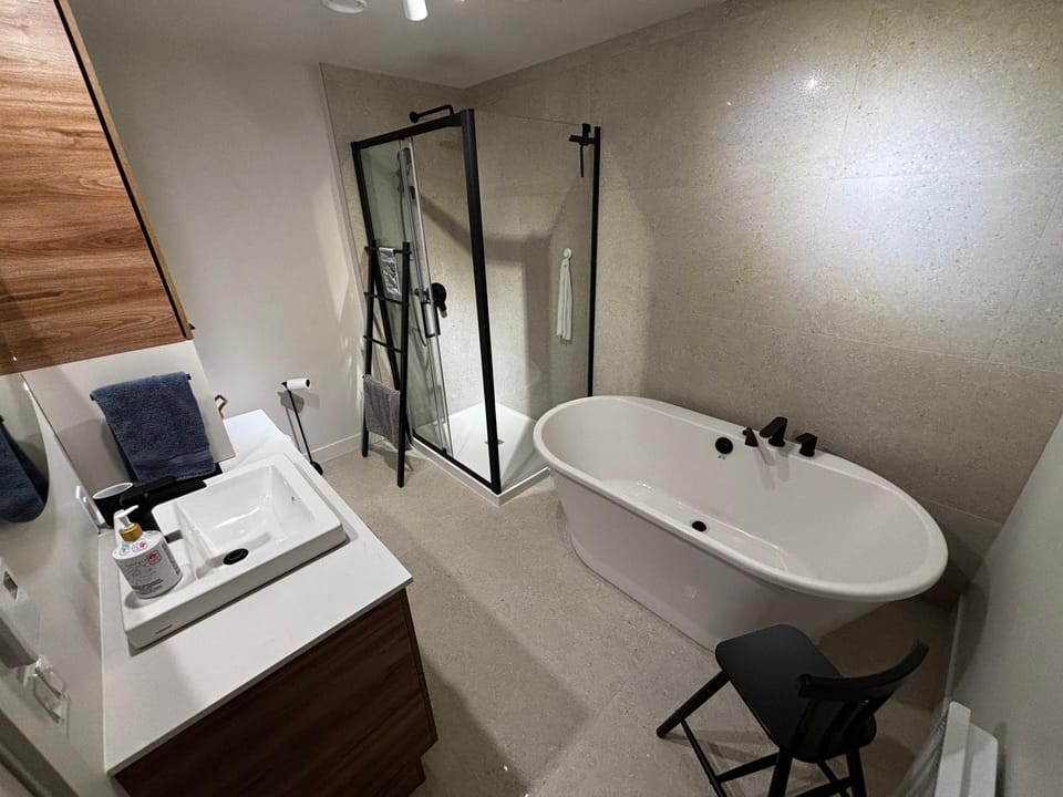 Bathroom, Bath