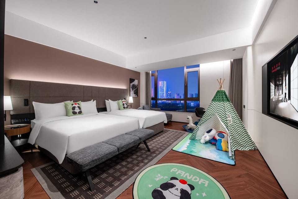Bed, TV and multimedia, Bedroom