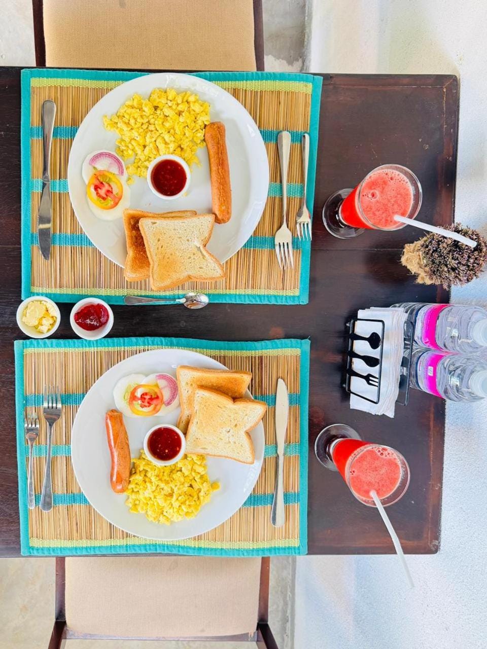 Property building, Restaurant/places to eat, Breakfast