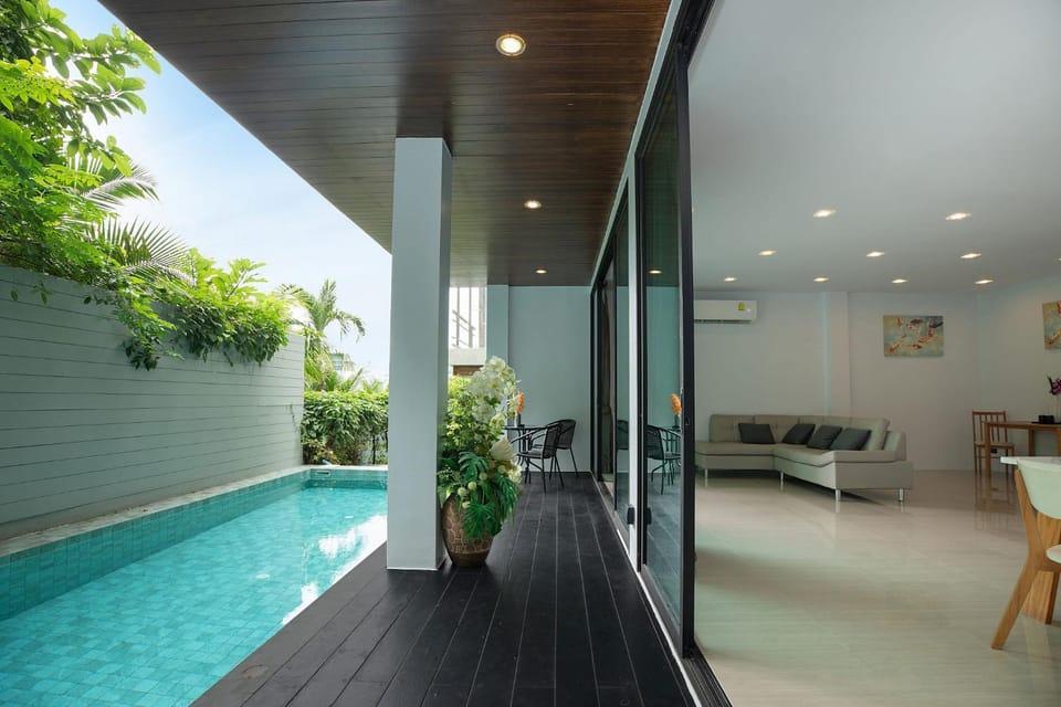 Patio, Pool view, Swimming pool, sunbed