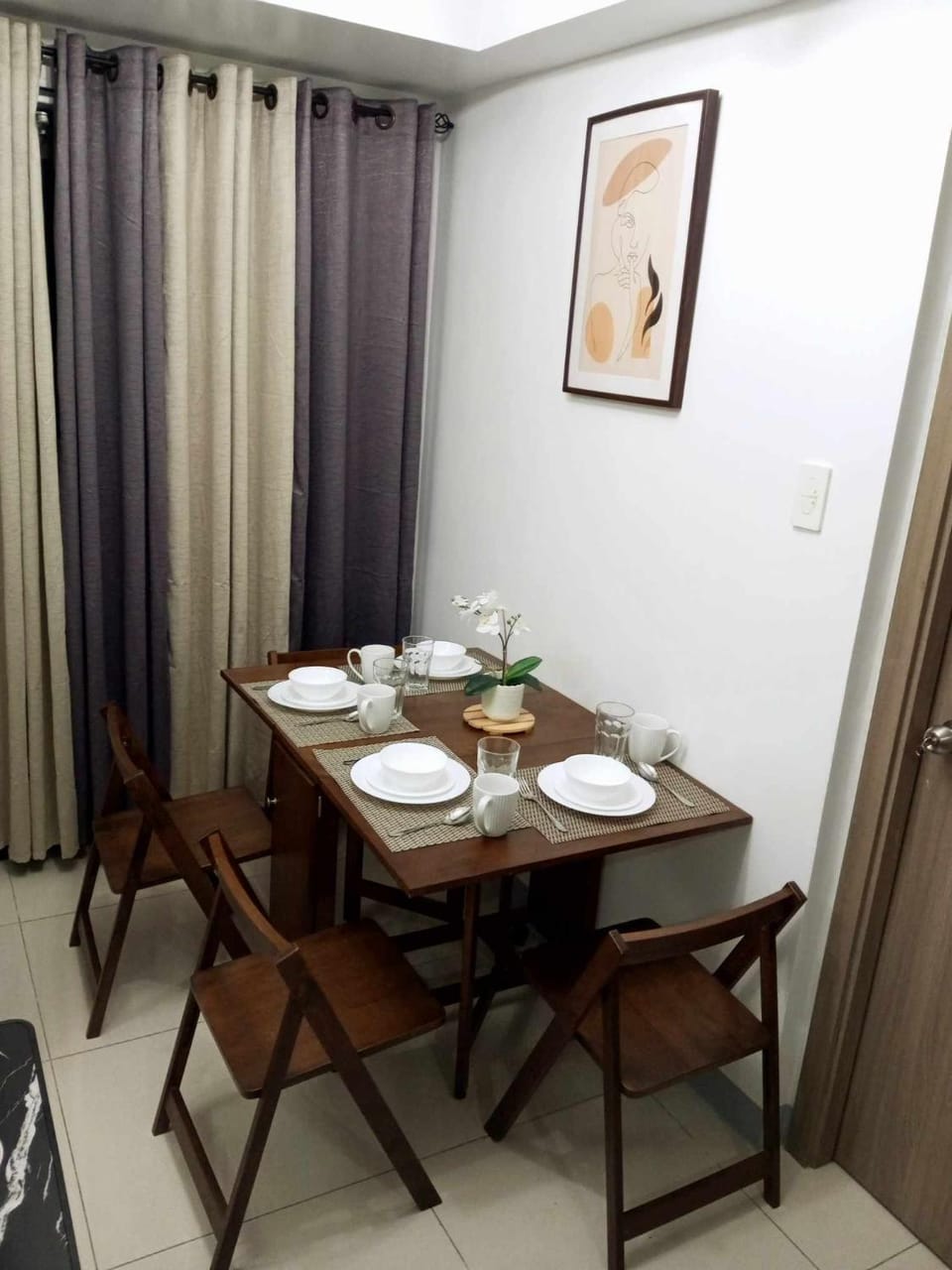 Seating area, Dining area