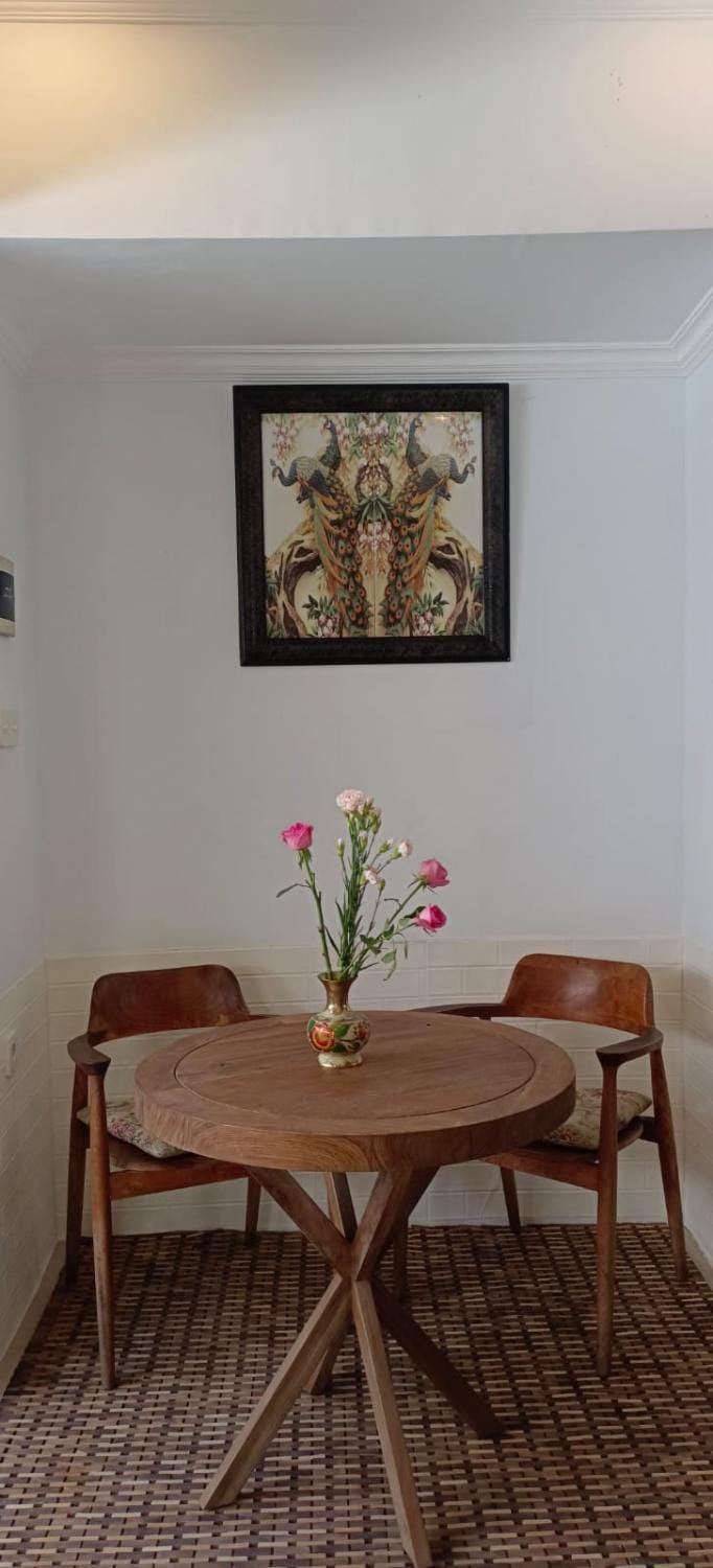 Seating area, Dining area