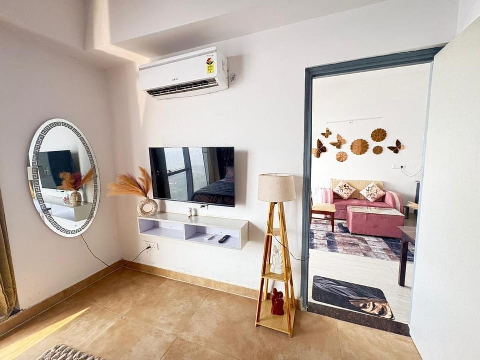 Spectrum Metro Mall 1bhk With Swimming Apartment Sector 75 Noida Apartment in Noida