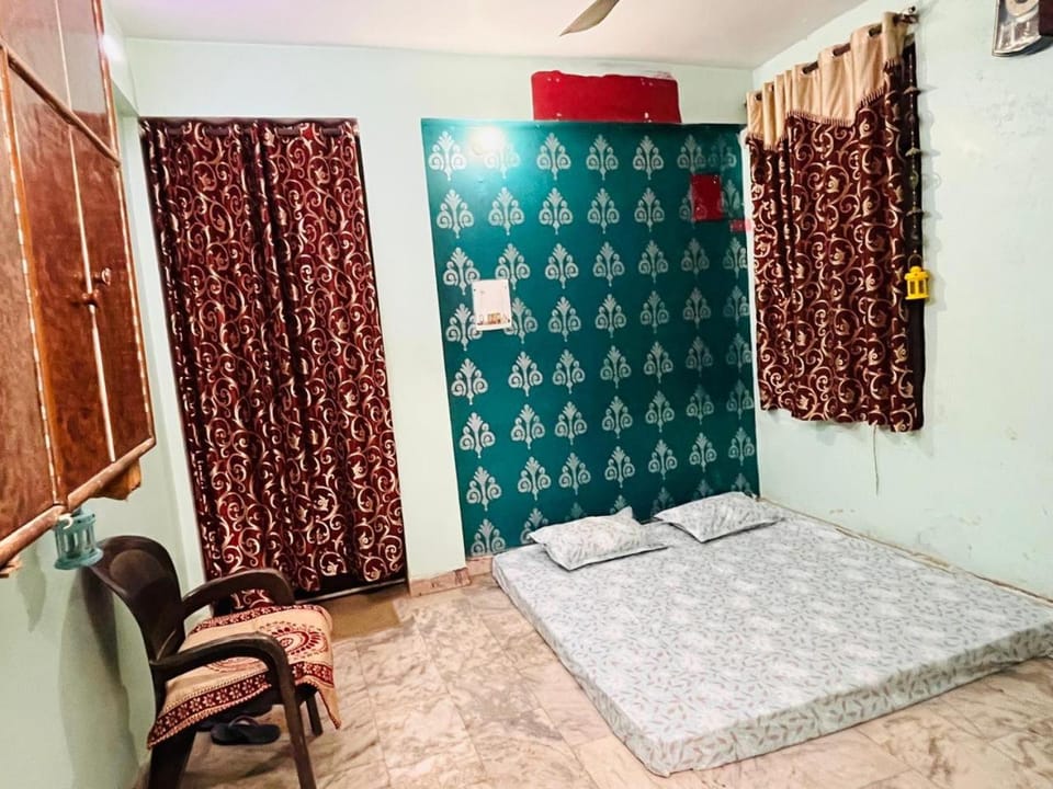 Family Home Stay Apartment in Uttar Pradesh